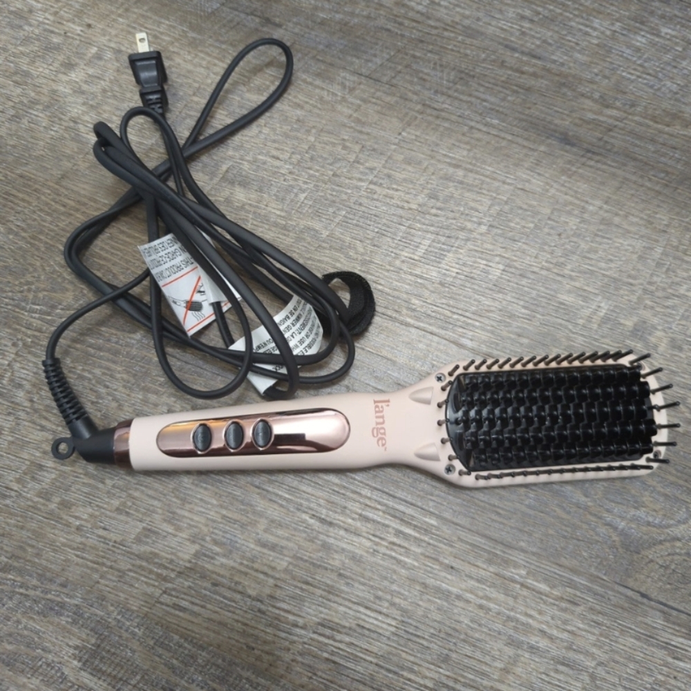 Lange straightening brush